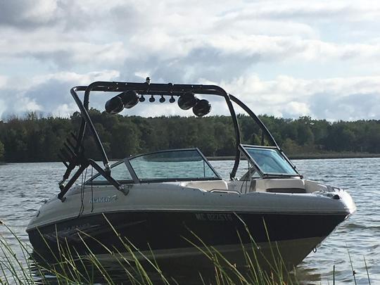 Bowrider Rinker Captiva 192 pour 8 personnes à Hamilton, Michigan