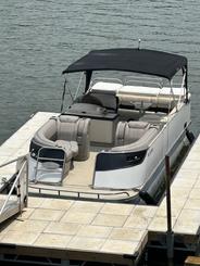 2002 Crest 25ft Savanna Pontoon w/75hp rental on Lake Norman!!