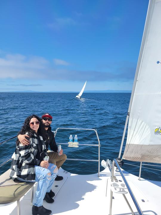 Cruzeiro de catamarã privado de luxo com capitão em Monterey