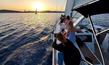 Cruzeiro à vela compartilhado de luxo ao pôr do sol em Barcelona com bebidas e lanches incluídos