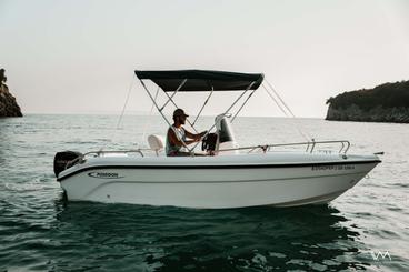 Navigator 30hp Powerboat For Ionian Islands Adventures