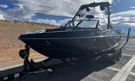 Bote de surf Axis T23 Wake 2022 en alquiler en Page, Arizona