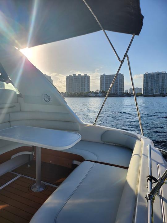 Aproveite este incrível Sea Ray Yacht de 40 pés. Praia de Miami