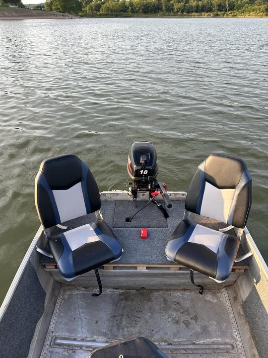 Barco Jon de 16 pés com 18 HP