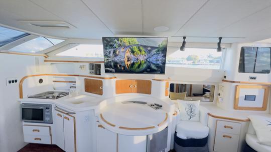 🚨 ¡El jacuzzi está incluido! 😍 ¡Yate Sea Ray 48! ¡En verano, ven a disfrutar con nosotros!