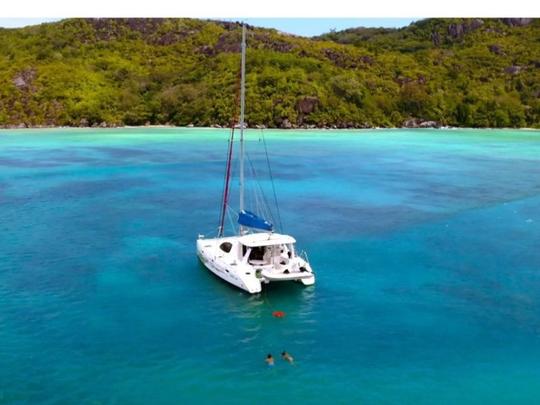 Catamaran Leopard 40 élégant, parfait pour les aventures aux Seychelles