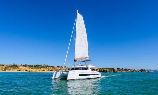 Depuis Albufeira, expérience en catamaran - Détendez-vous