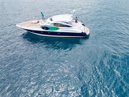 Yate Sunseeker de 55 pies: lujosa escapada a Cabo, wifi disponible y aperitivos