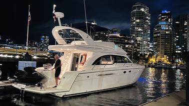 Luxury Cruising at its best | Meridian 411 Sedan Bridge Yacht