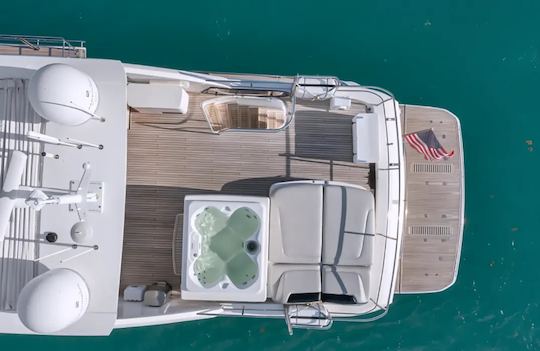 Miami Yacht 88, souvent connu pour son luxe et son élégance !