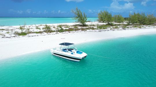 Location de bateau PRIVÉ entièrement personnalisable aux îles Turques-et-Caïques