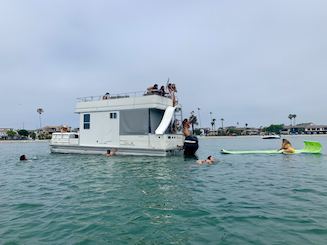 33’ Double Decker Pontoon w/ Waterslide in San Diego