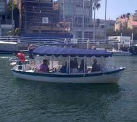 21-Foot Electric Duffy Boat Rental in Newport Beach for 12 Passengers