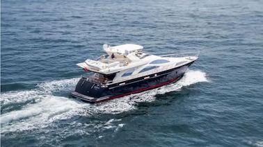 Reserve el increíble yate Azimut de 80 pies para su familia en Vilamoura: ¡inolvidable!