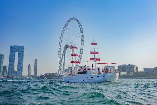 Barco de luxo GULET de 98 pés para 35 pessoas na Marina de Dubai