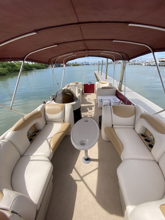 Explore Saint Petersburg’s Barrier Islands on a Private 25ft Sylvan Pontoon