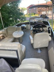 Bateau ponton Sylvan de 21 pieds pour 9 personnes