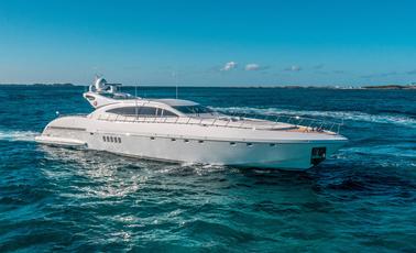 💎 Expérience VIP : 108 yachts de luxe Mangusta aux Bahamas