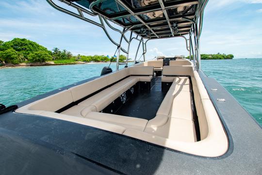 Luxurious 45ft Speedboat in Cartagena Colombia