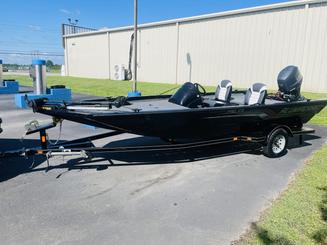 18’ Aluminum Fishing boat - Tow and go or have delivered to your campsite!