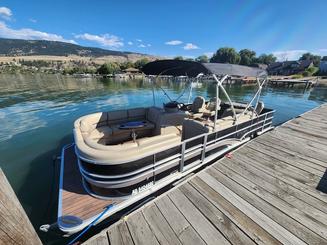 Sylvan Mirage 8522 PartyFish Pontoon Boat, 150HP for rent in Kelowna