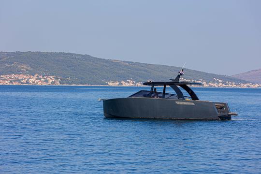 Charter Luxury Aboard COLNAGO 35' Yacht in Split, Croatia