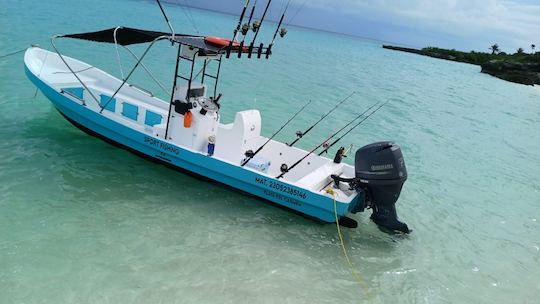 Pesca y esnórquel en alta mar en una Yamaha de 25 pies