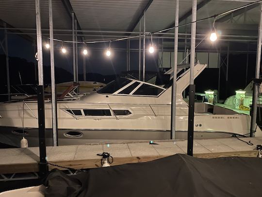 Super Cool 37ft Sea Devil 3210 Yacht On Lake Lanier