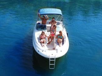 26' Sea Ray Sundeck in Miami! Huge Weekday Discounts