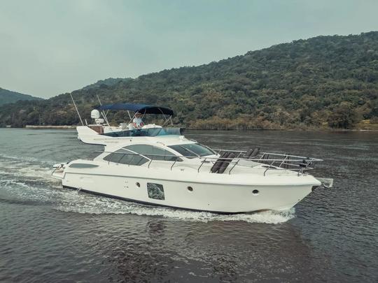 Phantom 500 Fly Motor Yacht in Guarujá , Brazil