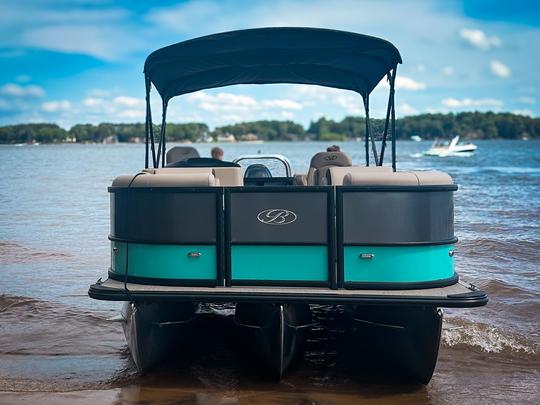 Explore o Lago Norman em grande estilo com nosso Bentley Navigator Pontoon 2024!