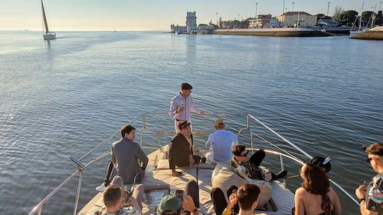 Catamaran Tour with lunch and dips near a beach in Lisbon