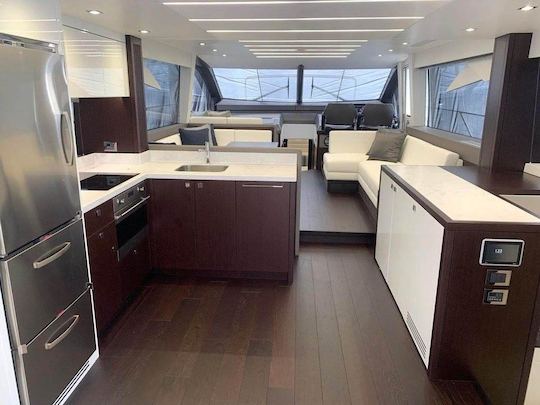 68’ Sunseeker Nassau: Luxury And Elegance On The Water