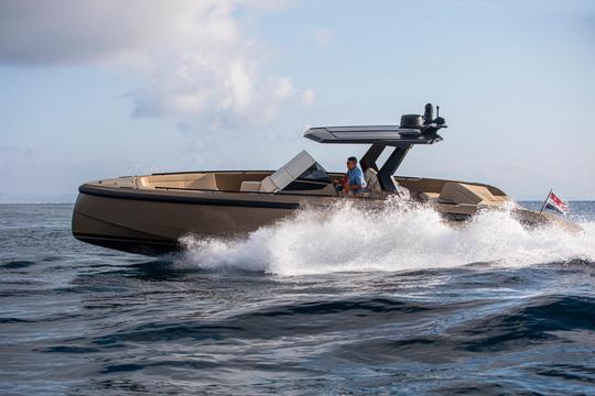 2024 - Vanquish VQ40 - Rolls Royce on the water - AMAZING