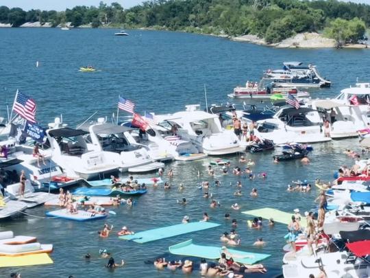 BATEAU DE WAKESURF NEUF - Lake Grapevine