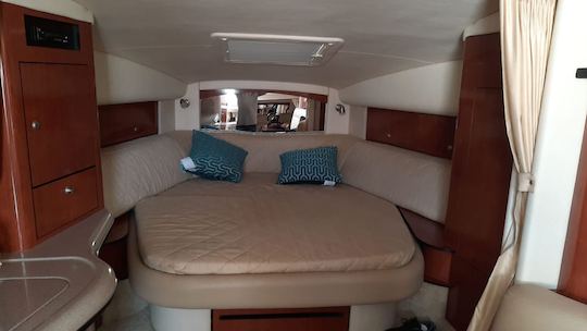 Yate Sea Ray de 32 pies para su aventura marítima en Los Cabos.