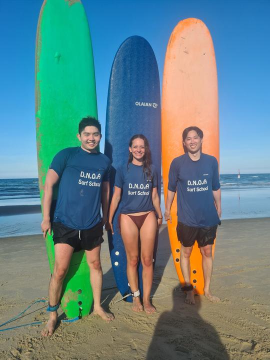 Clase privada de surf en la playa de My Khe