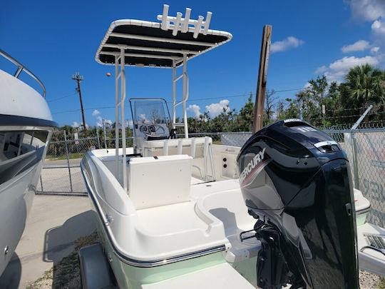 2023 Bayliner Center Console 