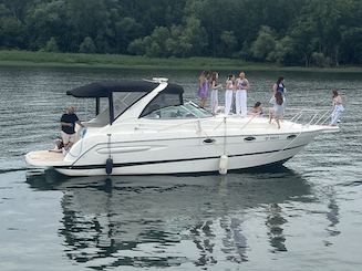 36ft Maxum Luxury Yacht in Chateauguay