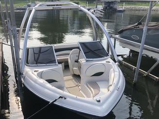 Bateau rapide avec porte-bagages à New Port Richey en Floride