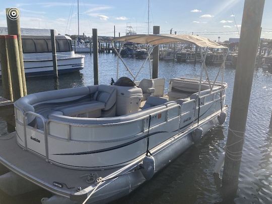 South Bay 24ft Tritoon, Brand new 150HP Suzuki motor! 