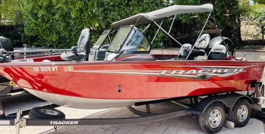 Ready to fish or enjoy the day with new 18ft Tracker Deep V Targa Boat