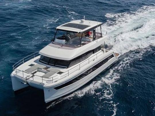 Superbe catamaran Fountaine Pajot MY44 Côte d'Azur