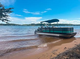 Explore Lake Norman in Style with Our 2024 Bentley Navigator Pontoon!