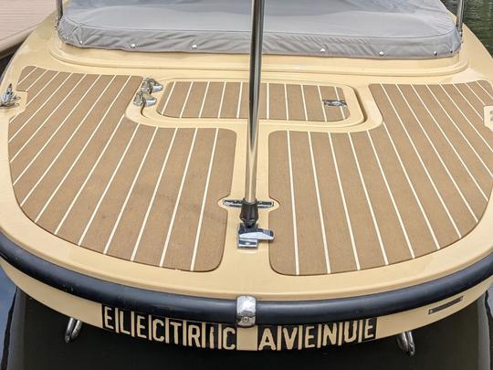 Electric Fantail 217 Boat on Lake Hopatcong