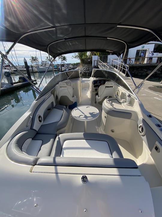 Sea Ray Sundeck 270 Boat for 8 person