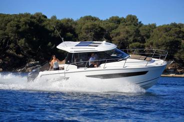 Daily Tours - Merry Fisher 895 Speedboat