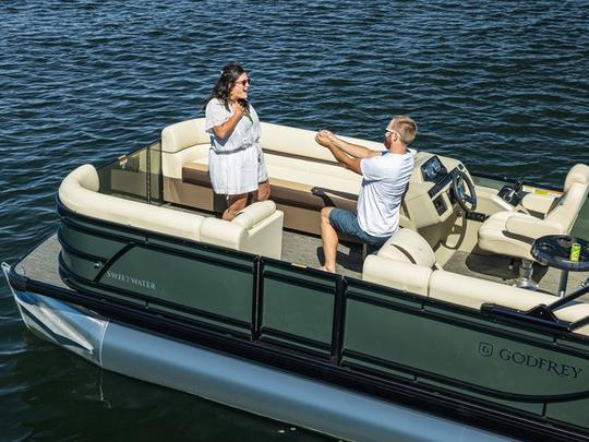 Barco pontoon Godfrey de 23 pés