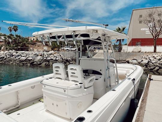 Boston Whaler- Outrage 320 MotorBoat for the best day at La Paz.