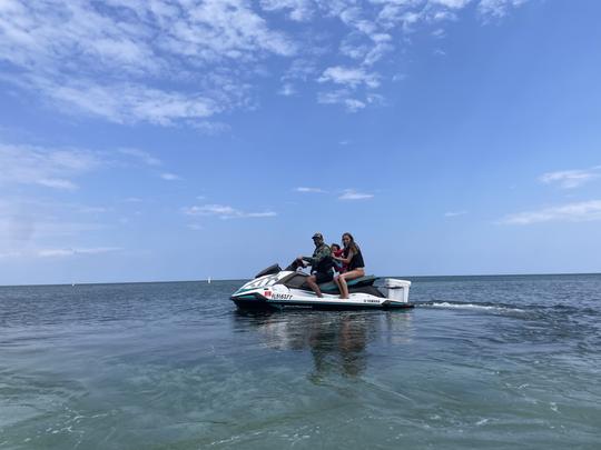 ¡Disfruta con estilo con los nuevos alquileres de motos acuáticas Yamaha Waverunner en Key Biscayne!